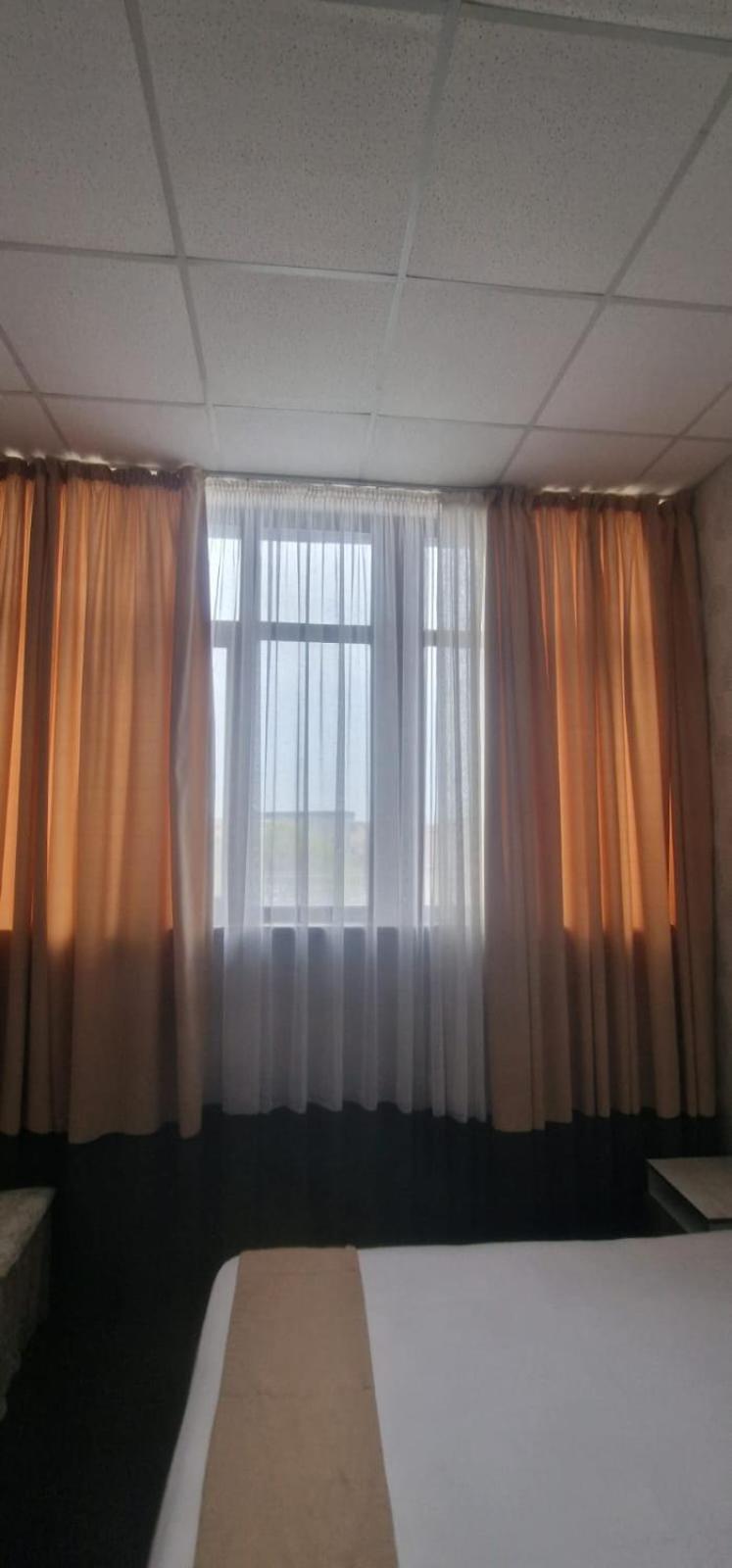 Tarlan Hotel Aktau  Eksteriør billede